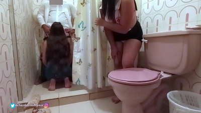 Медицинска сестра открива, че лекар чука пациент в болнична тоалетна / ЧАСТ 1 / NicoleLondrawer / Chiquicandy